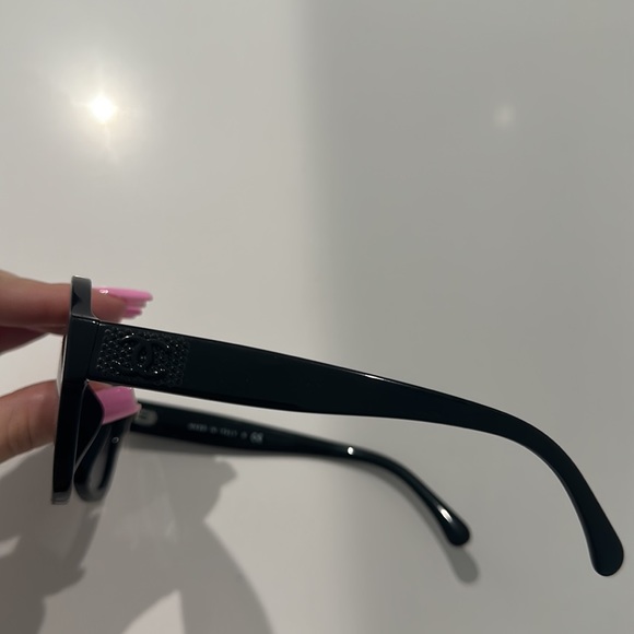 Authentic Chanel sunglasses - Picture 2 of 3